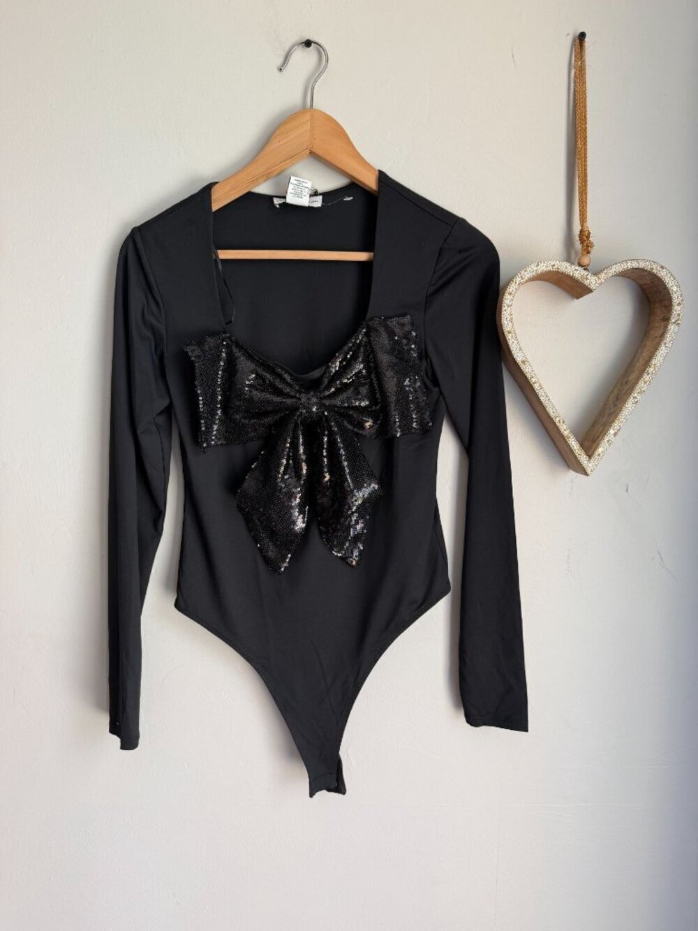 Cupcakes and Cashmere Black Sequin Bow Bodysuit Long Sleeve V-Neck Glam MEDIUM